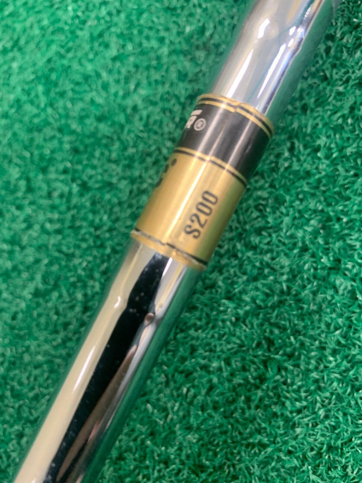 Armour Golf Pure Titanium Ti 100 Iron 8 Iron Dynamic Gold S200 Steel Shaft