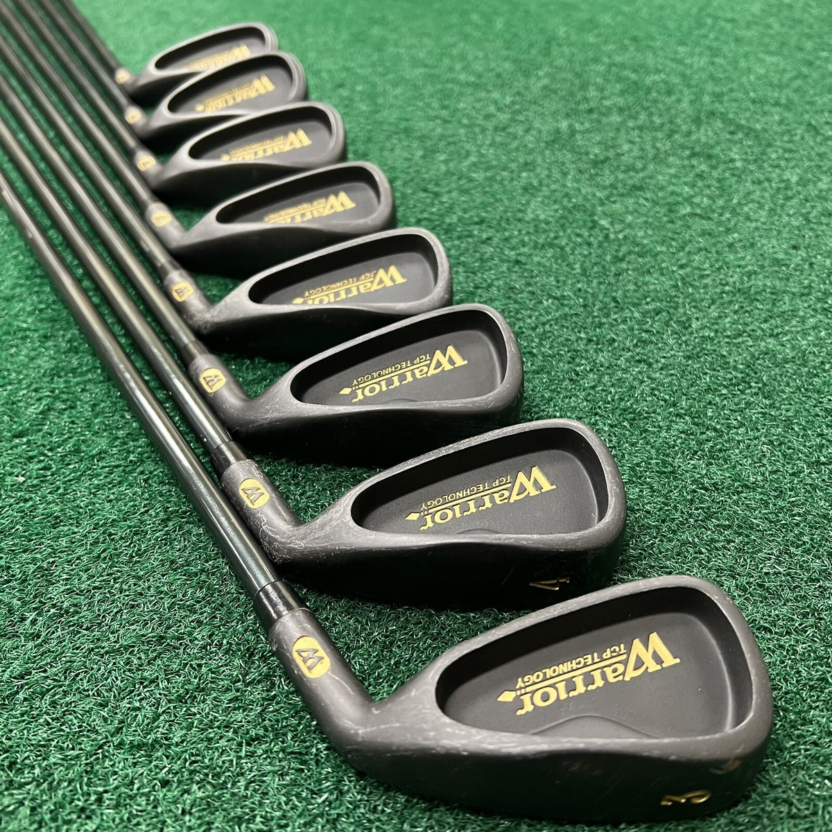 Warrior TCP Technology Black Gunmetal Iron Set 3-PW MRH Regular Flex Graphite