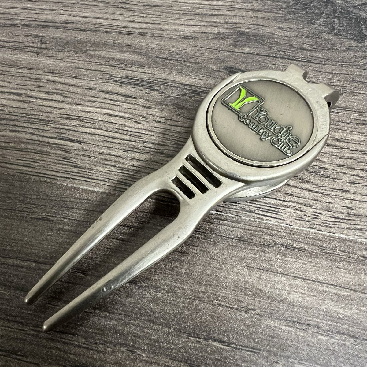 Youche Country Club Crown Pointe Indiana Golf Divot Tool Magnetic Ball Marker